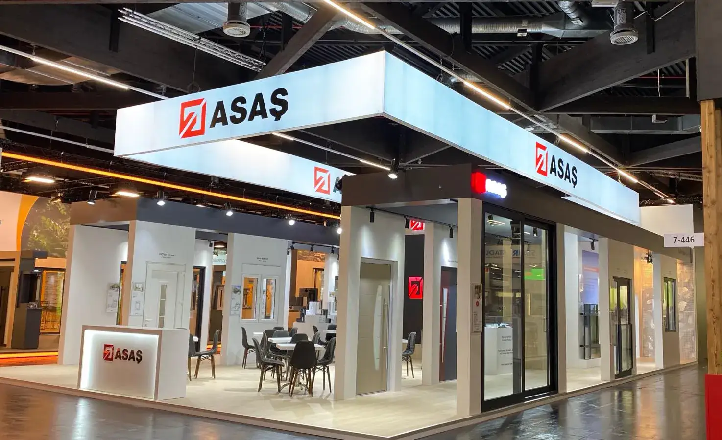 ASAŞ için yurt dışı fuarında kurulan ahşap sistem fuar standı