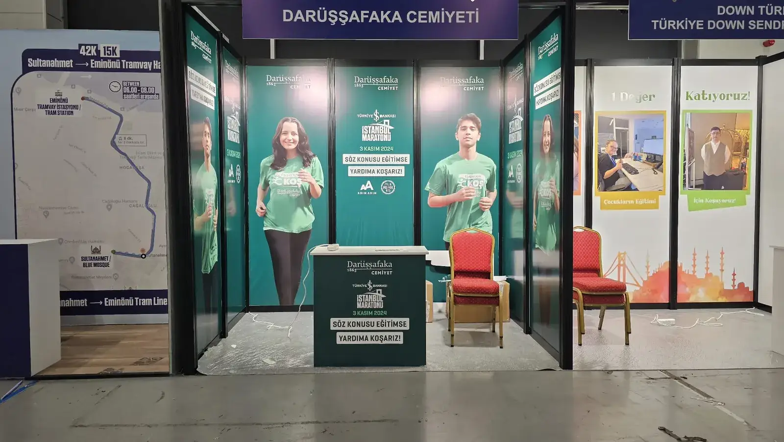 Darüşşafaka Cemiyeti için kurulan paket sistem fuar standı