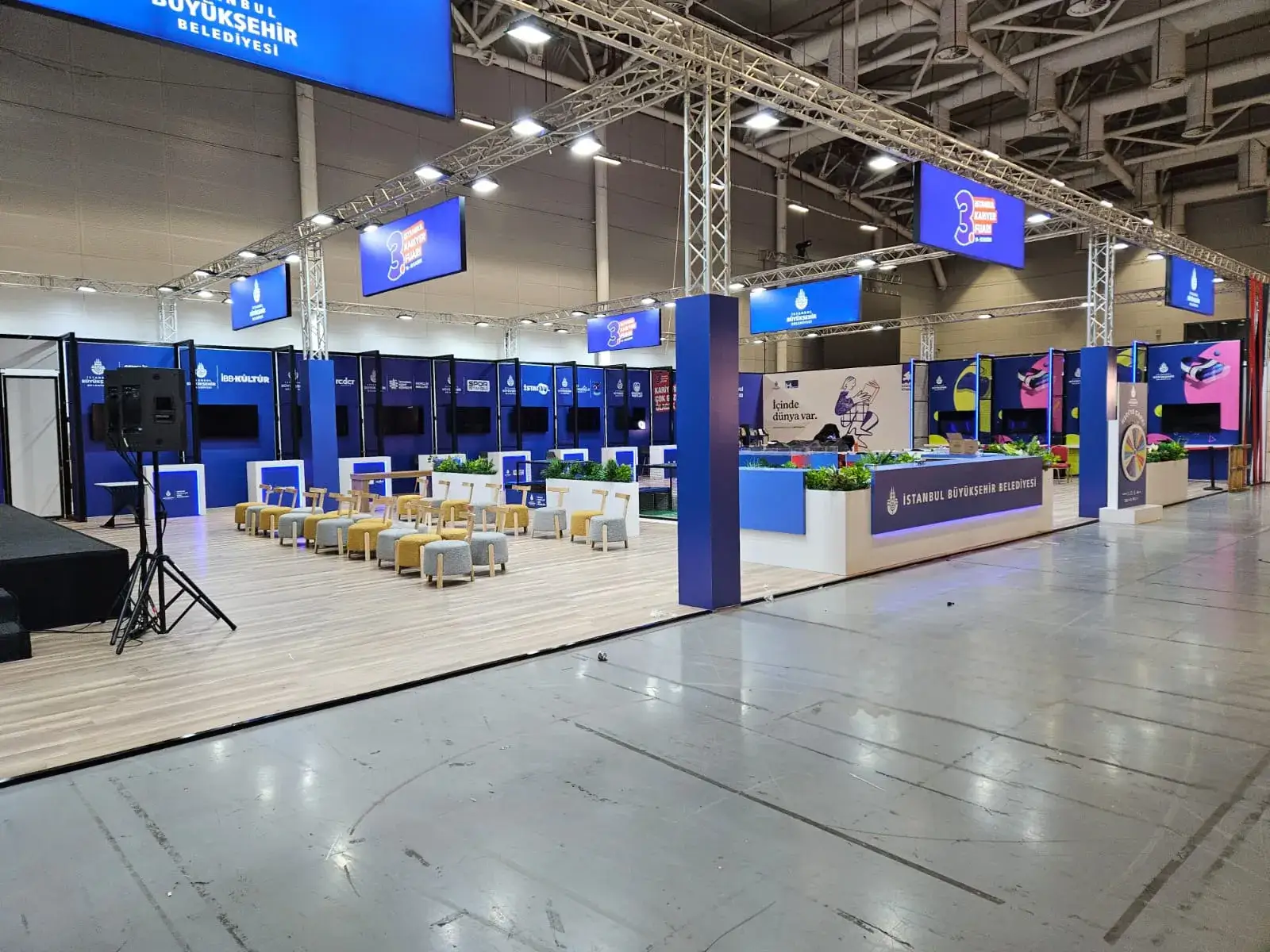 İBB Gençlik Müdürlüğü için kurulan truss sistem fuar standı