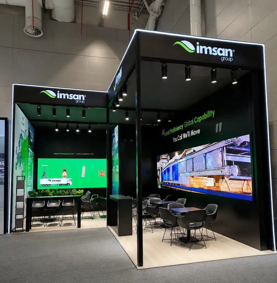 İmsan Group için kurulan MaxiLight sistem fuar standı