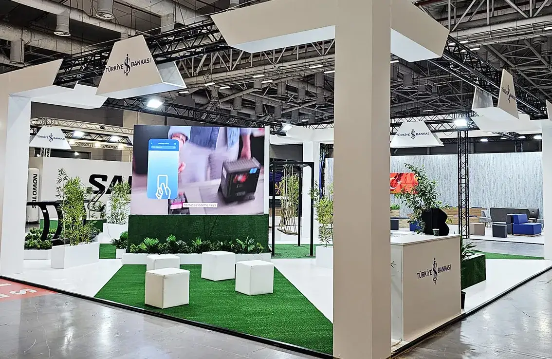 Türkiye İş Bankası için kurulan truss sistem fuar standı