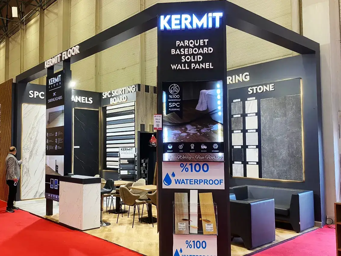 Kermit Floor için kurulan ahşap sistem fuar standı