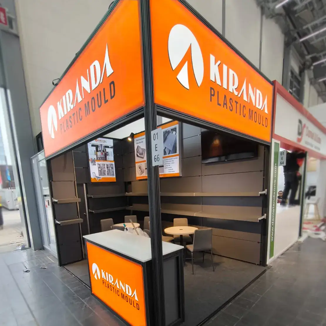 Kiranda için yurt dışı fuarında kurulan fuar standı
