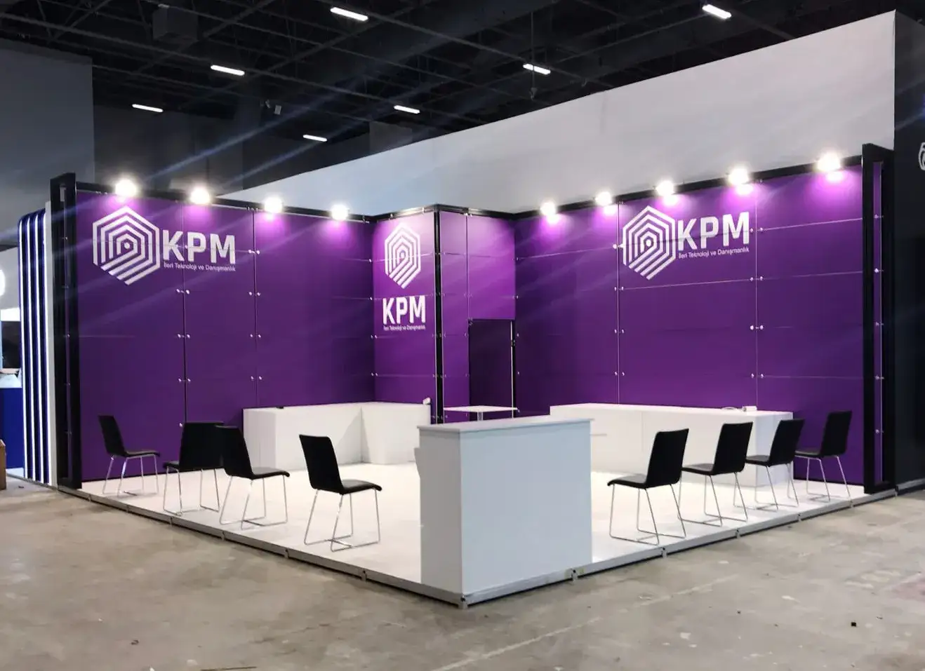 KPM için kurulan maxima sistem fuar standı