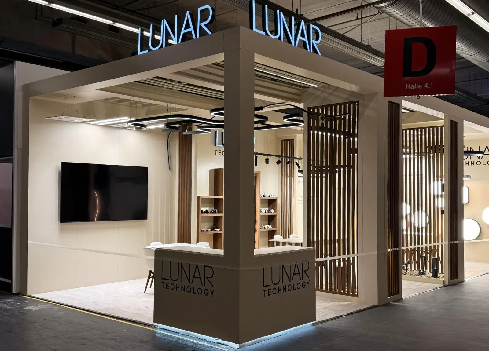 Lunar Technology için yurt dışı fuarında kurulan fuar standı