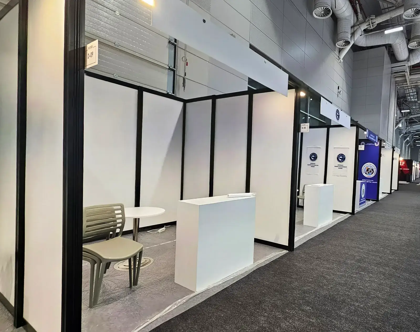 Paket Stand Alanı için kurulan paket sistem fuar standı