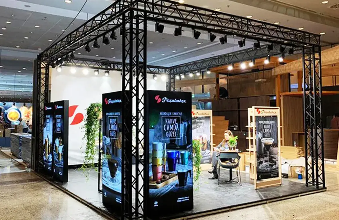 Paşabahçe için kurulan truss sistem fuar standı