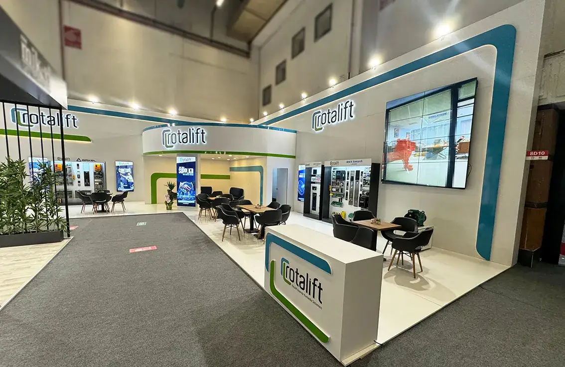 Rotalift için kurulan ahşap sistem fuar standı
