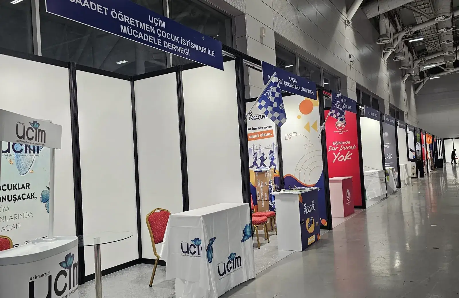 UÇİM için kurulan paket sistem fuar standı