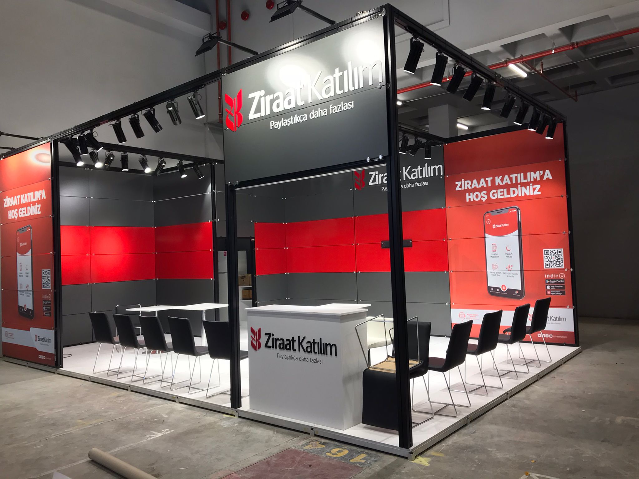 Maxima Stand